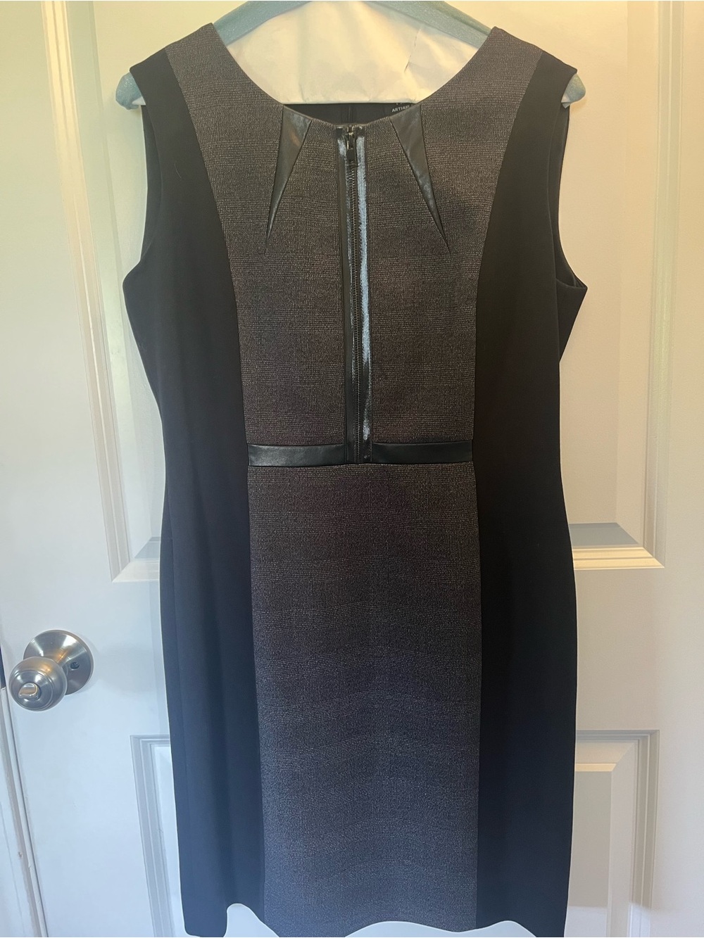 Tahari Arthur S. Levine black dress size 6P 6 Petitey